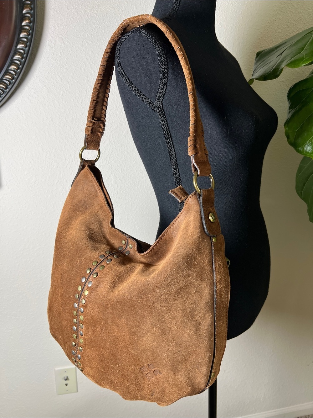 Patricia Nash Women’s Bello Cognac Suede Shoulder Hobo Bag Purse Studded Zip - Picture 4 of 16